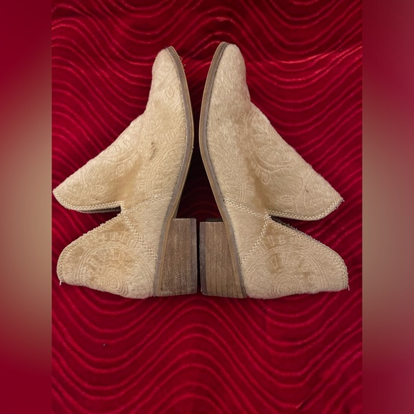 Mimi Camel Hair Booties Tan in color Size 6 - Picture 3 of 6